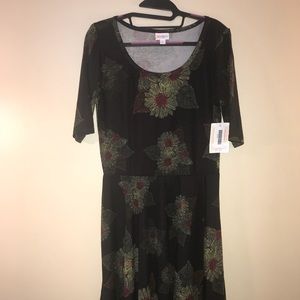 LuLaRoe Large Nicole sunflower 🌻 dress NWT.